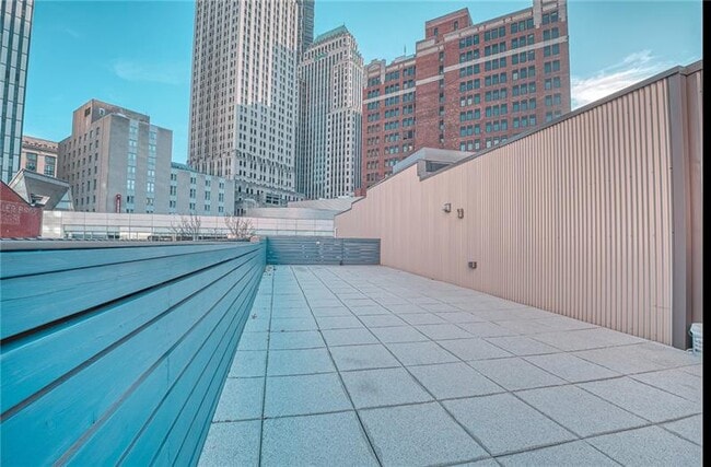 Building Photo - 957 Liberty Ave