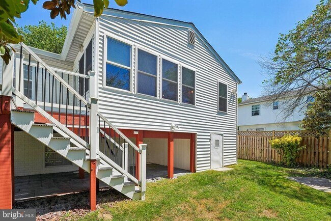 Building Photo - 2313 Westport Ln