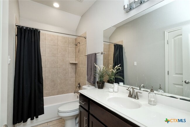 Building Photo - 4362 Green Tree Dr