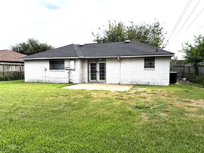 Building Photo - 15138 Old Creek Rd