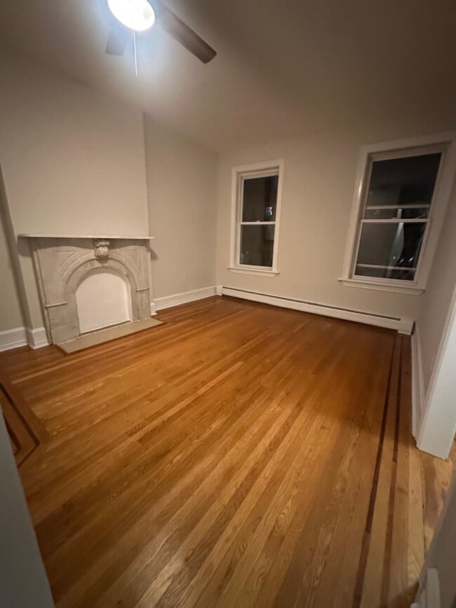 Building Photo - 308 2nd St