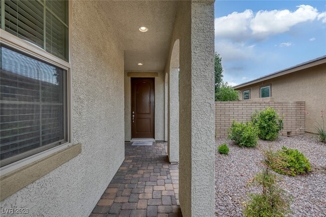 Building Photo - 489 Intonation St