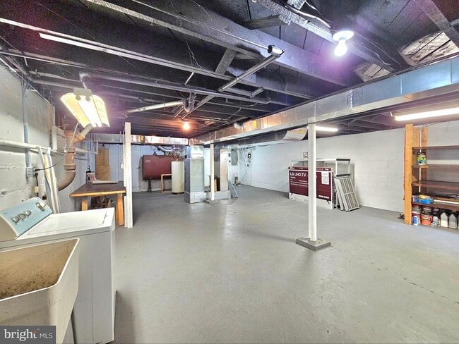 Building Photo - 317 Adahi Rd SE