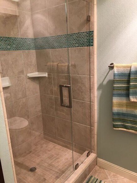 Master Shower - 1400 Bowe Ave
