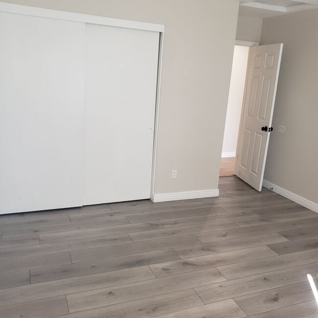 Building Photo - 13980 Mission St