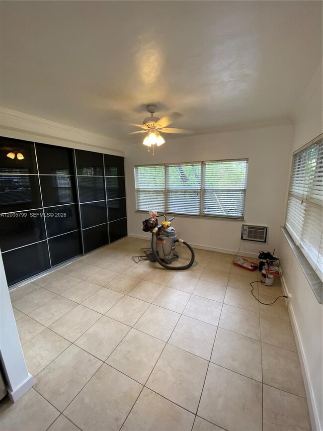 Building Photo - 115 NE 14th Ave