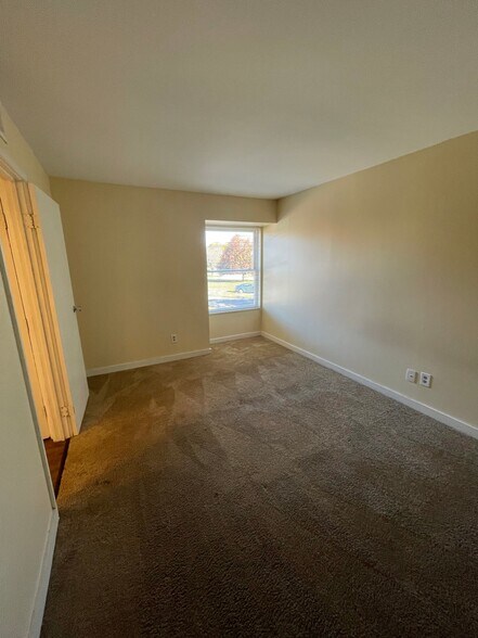 Building Photo - 1520 Hobson Dr
