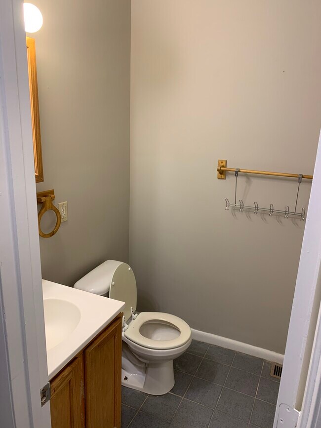 Bathroom #3 - 121 New York Ave NW