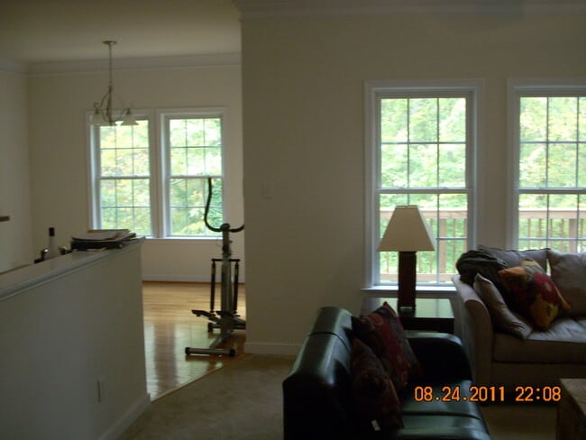 Building Photo - 4000 Oakleaf Rd