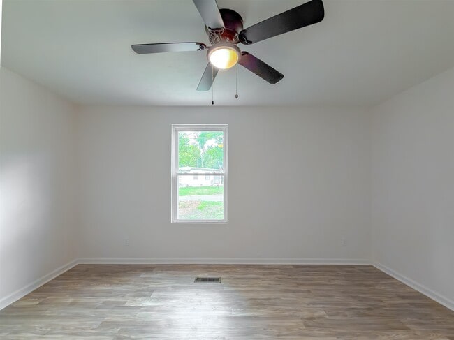 Building Photo - 1751 Pepper Dr