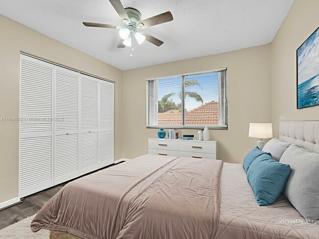 Building Photo - 2957 Oak Park Cir