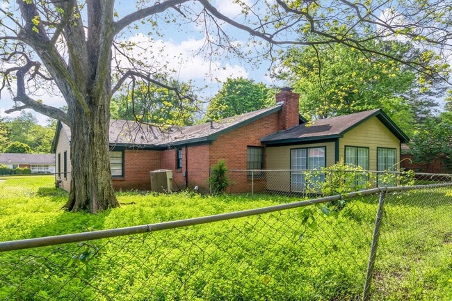 Building Photo - 973 Parkwood Ct
