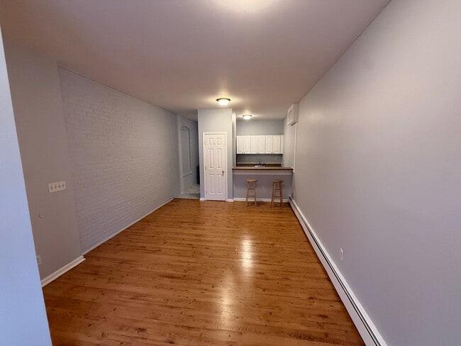 Building Photo - 178-188 South Whitney