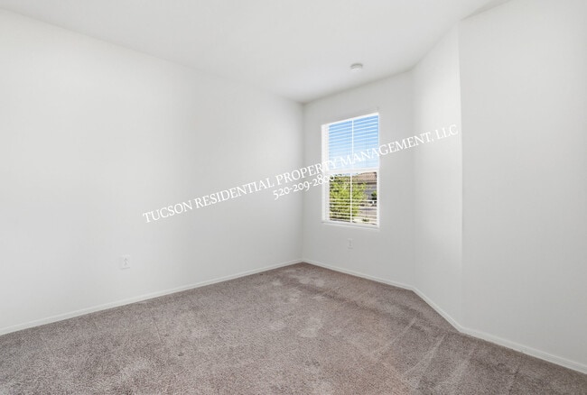 Building Photo - 8839 E Raven Hill Wy