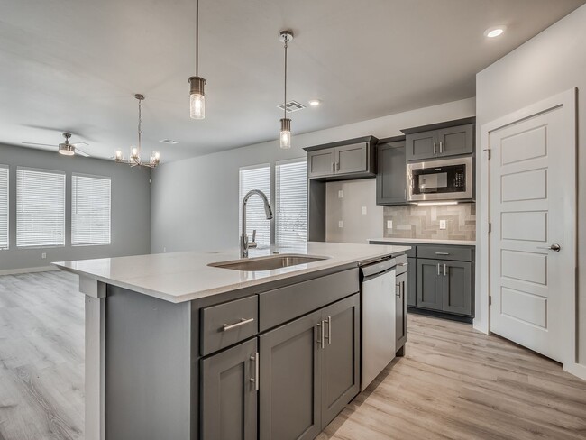 Building Photo - Beautiful New Construction Home in Edmond/...