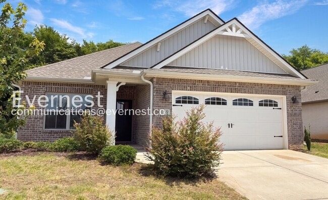 Building Photo - 3-Bed/2-Bath Home/Pet Friendly/Available Now!