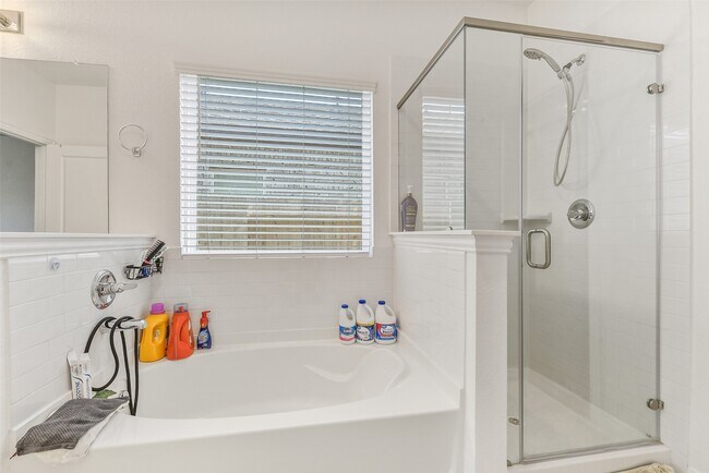 Building Photo - 22222 Opa Gln Dr