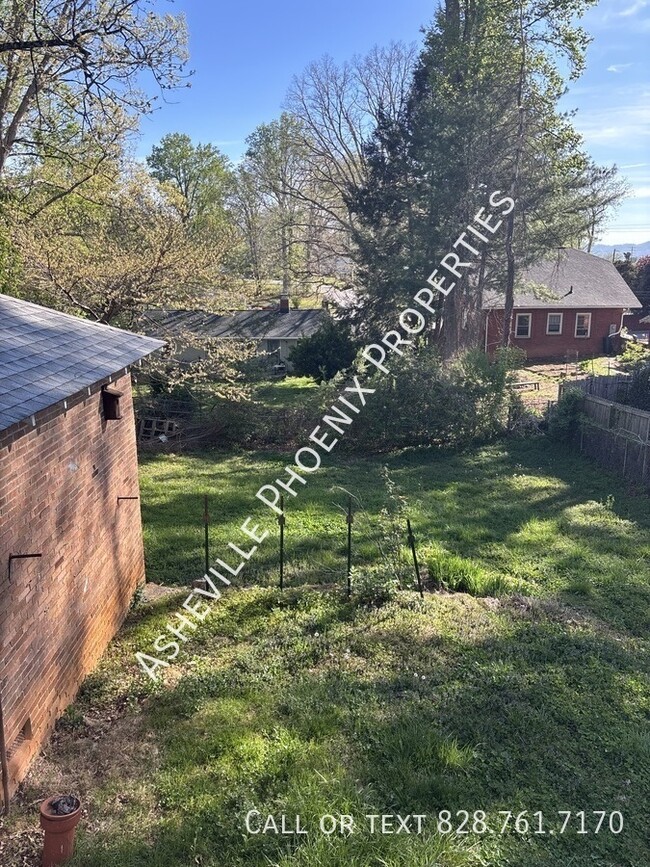 Building Photo - 31 Lucerne Ave