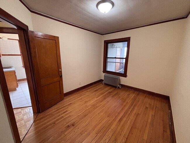 Building Photo - 3354 S Lituanica Ave