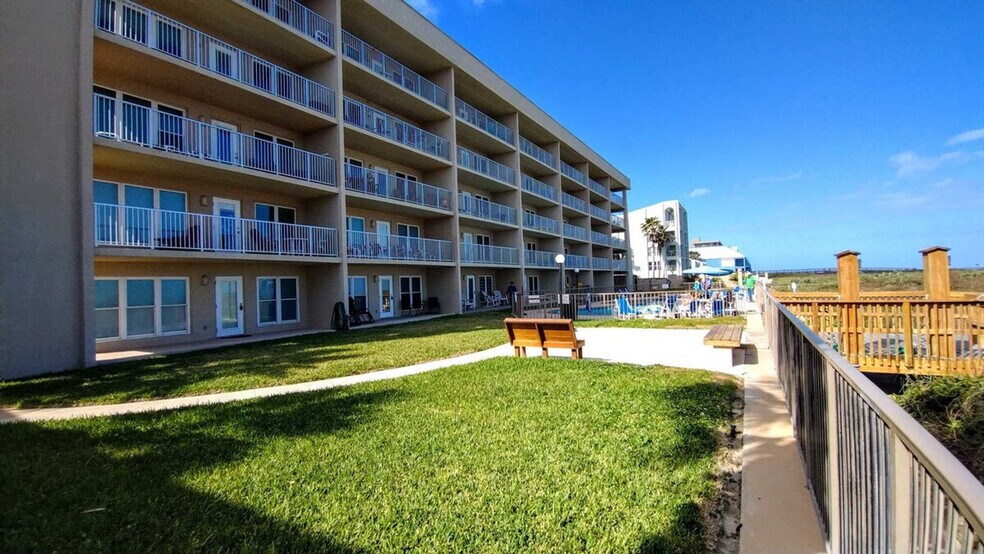 Building Photo - 2216 Gulf Blvd