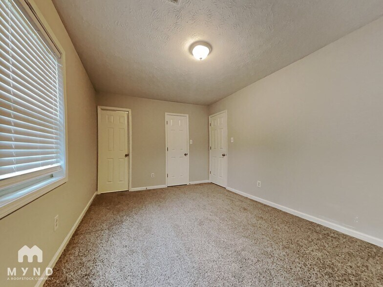 Building Photo - 4560 Coopers Creek Pl SE