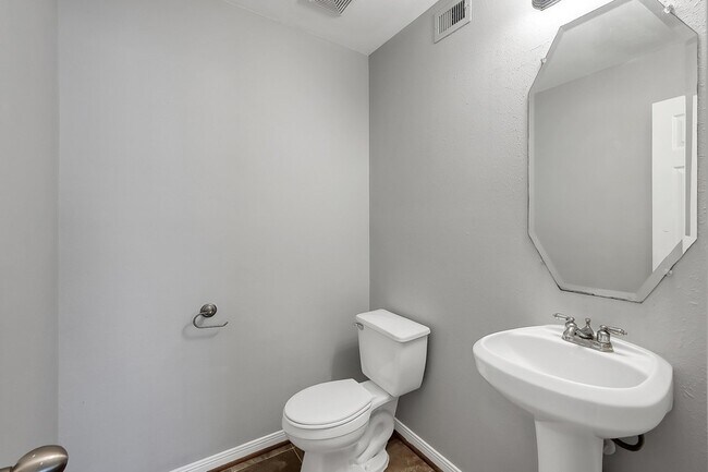 Building Photo - 167 Binnacle Ct