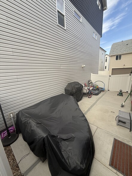 Building Photo - 18261 E 51st Ave