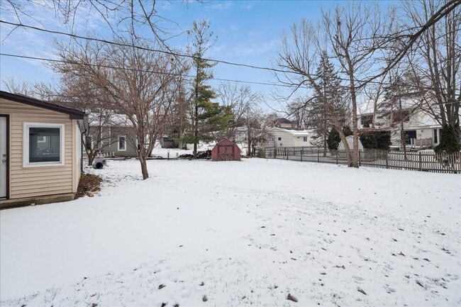 Building Photo - 221 58th St