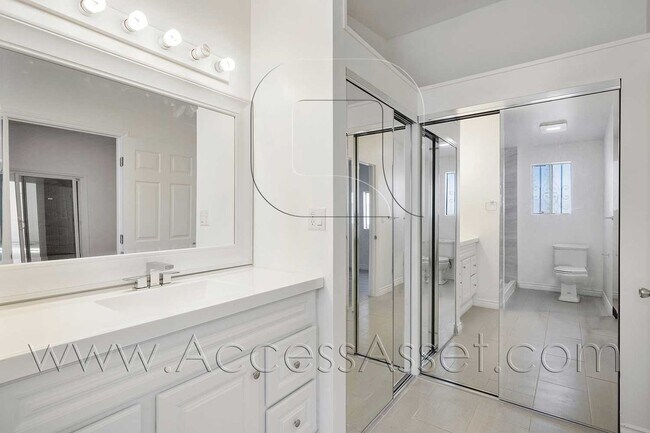 Building Photo - Spacious 3-Bedroom Torrance Home with Private Yard & Modern Interior