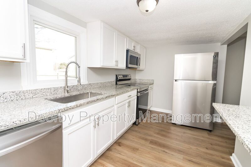 Building Photo - 103 Farris St NE