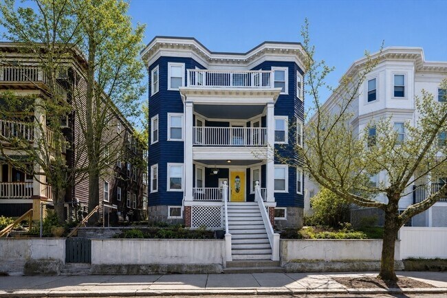Building Photo - 33 Rosemont St