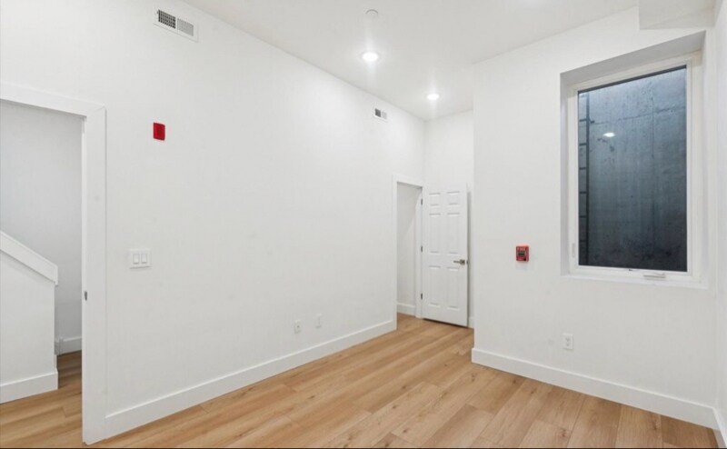 Building Photo - 518 W Montgomery Ave