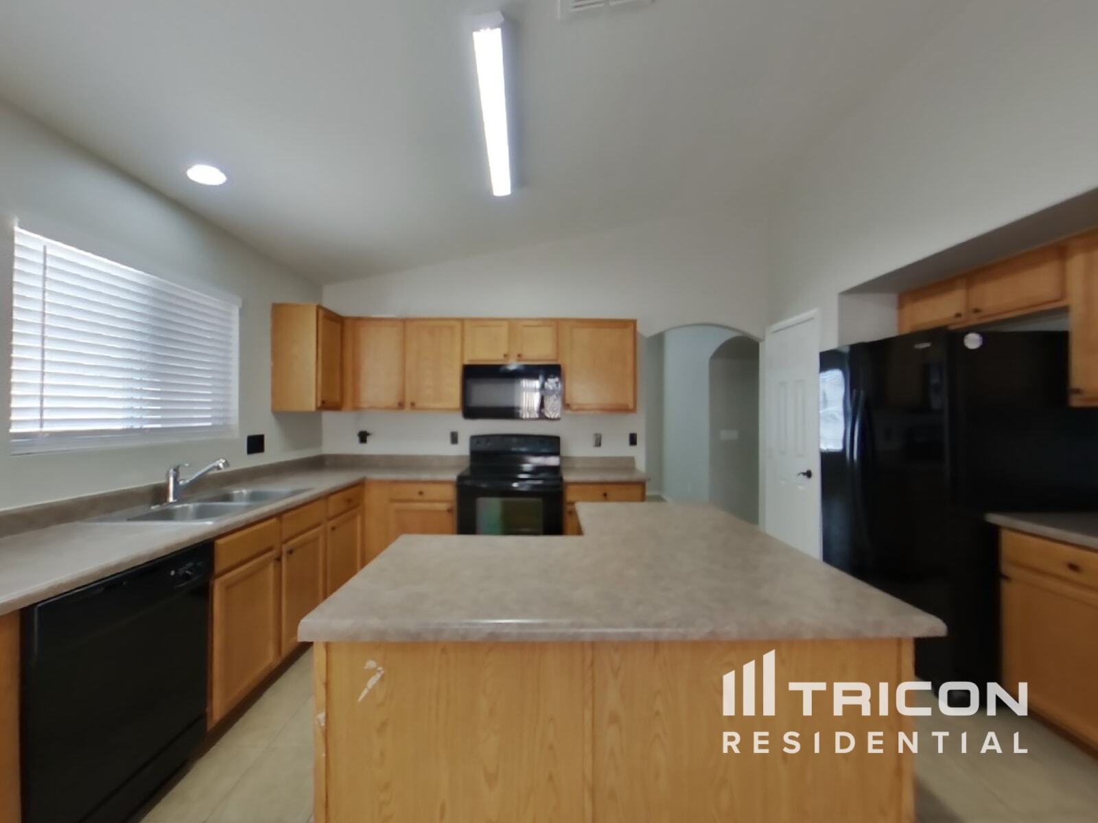 Building Photo - 31361 N Blackfoot Dr