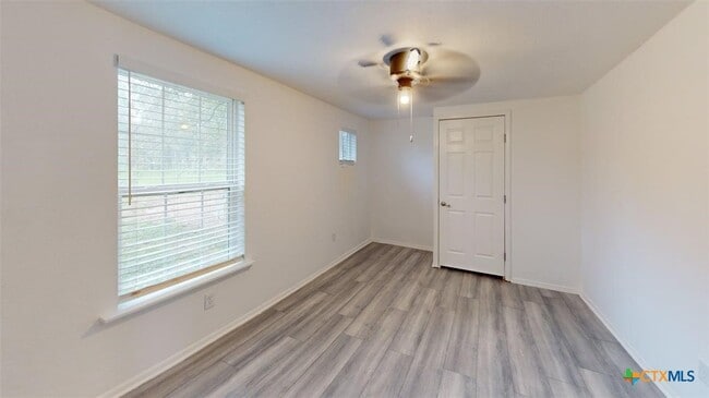 Building Photo - 710 W Avenue D