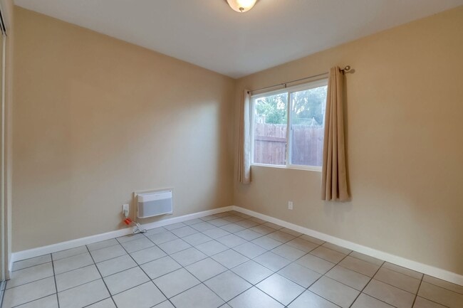 Building Photo - Barcelona Ridge Estates