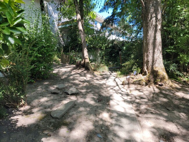 Building Photo - 044SCobert5503