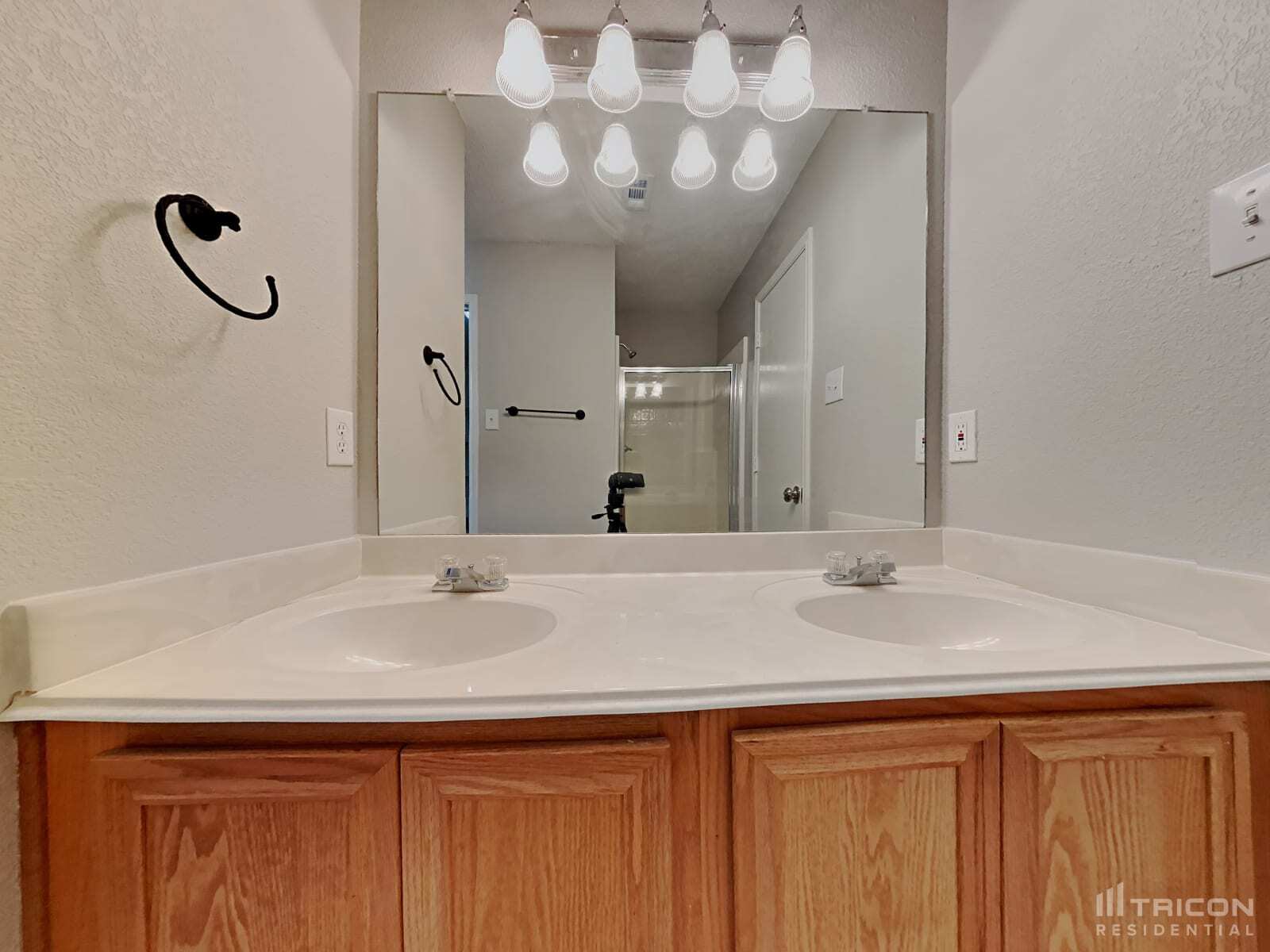 Building Photo - 2637 Ensenada Ln