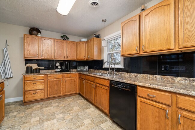 Building Photo - 487 Kentucky Ave