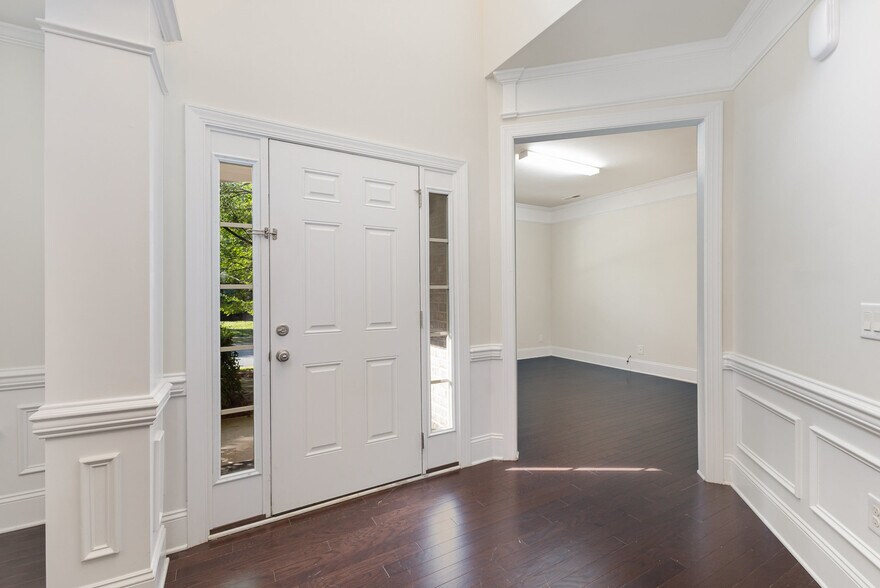 Building Photo - 9909 Woodland Watch Ct
