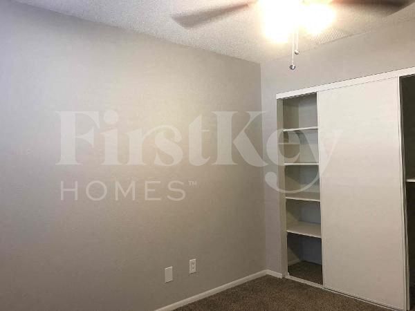 Building Photo - 4924 S Hazelton Ln