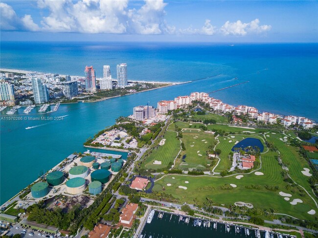 Building Photo - 7141 Fisher Island Dr