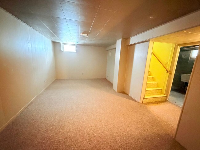 Building Photo - Beautiful 3 Bed 2 Bath Home