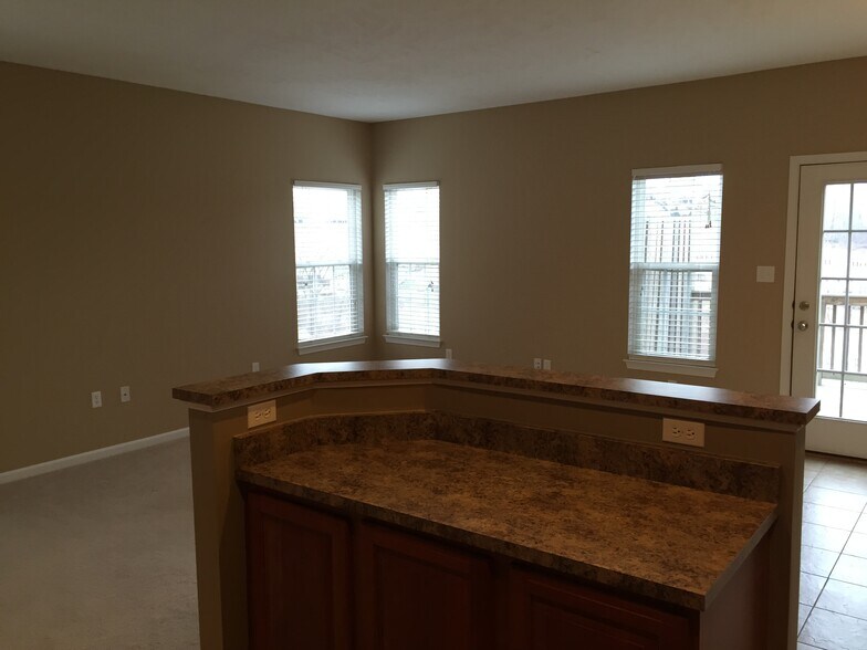 Building Photo - 214 Southern Valley Ct