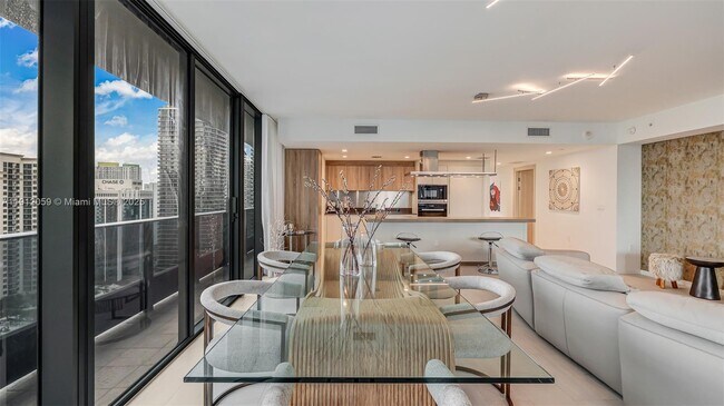 Building Photo - 1000 Brickell Plaza