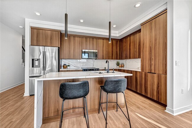 Building Photo - 1106 Emilia Ave