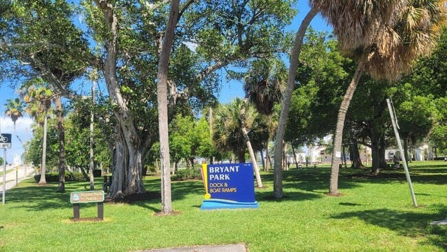 Building Photo - 222 N Federal Hwy