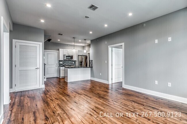 Building Photo - 330 Cambridge St