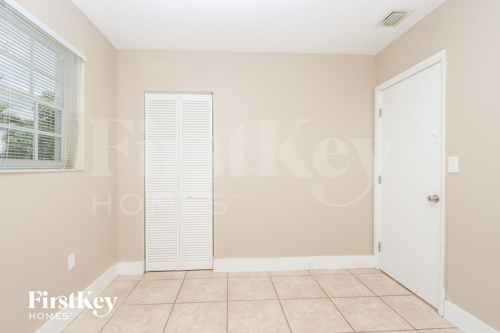 Building Photo - 1000 N 71st Ave