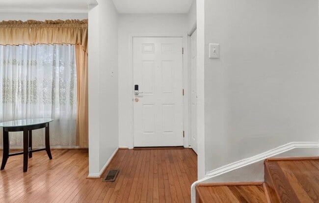 Building Photo - 6809 Supreme Ct