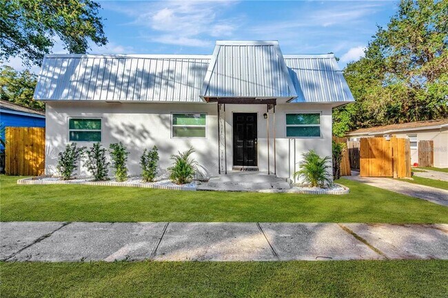 Primary Photo - 610 Woodlawn St